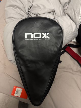 Pala de pádel NOX AT10 Pro Cup Hard 2026