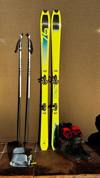 Esquís y Botas de Montaña