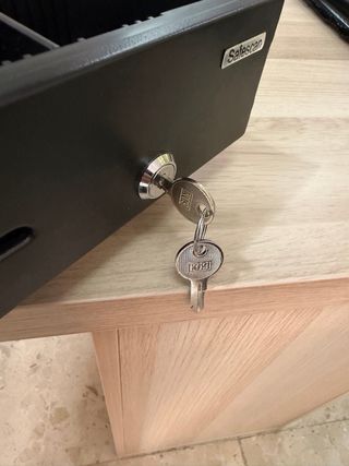 Caja Registradora Negra con Llave