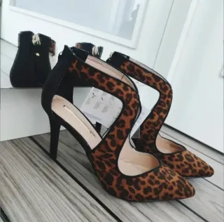 Botín tacón leopardo talla 37
