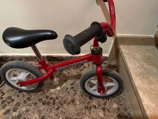 Bicicleta de equilibrio roja Chicco