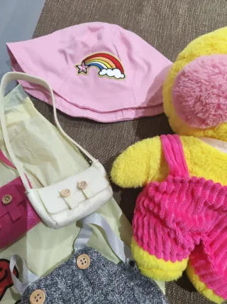 Peluche Pato Café Mimi con Accesorios