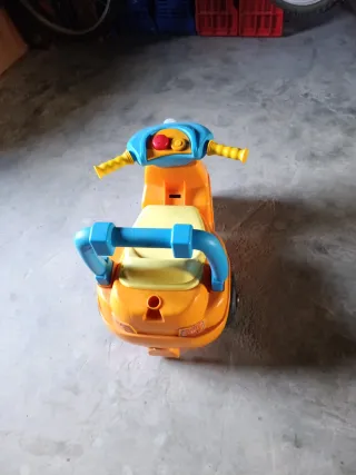 Correpasillos infantil naranja y azul