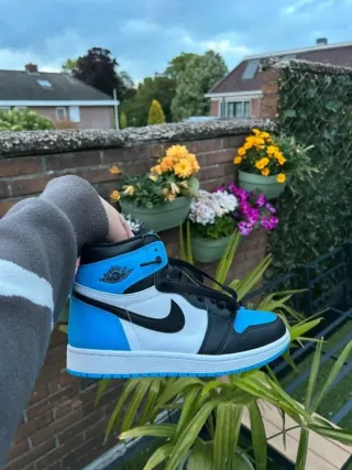 Jordan 1 High OG University Blue Talla 39