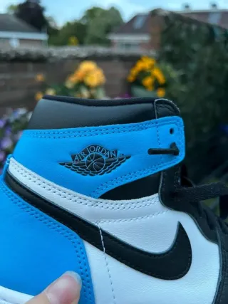 Jordan 1 High OG University Blue Talla 39