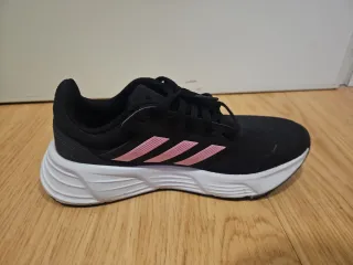 Tênis Adidas Preto e Rosa