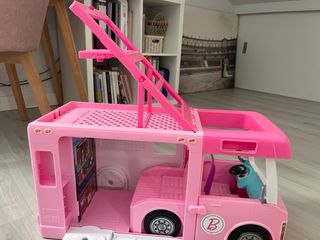 Caravana Barbie Rosa con Accesorios
