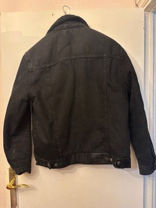 Chaqueta vaquera negra con forro