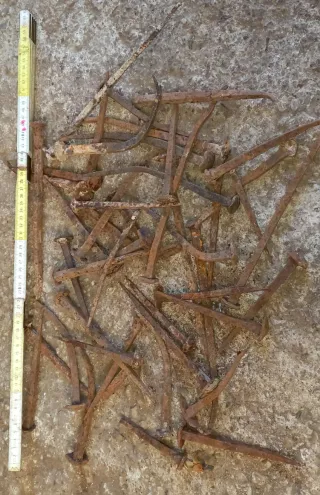 Chiodi antichi in ferro