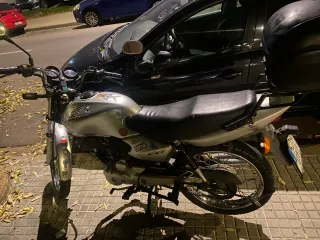 Alquiler Moto Honda Plata