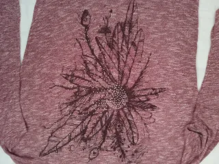 Maglietta donna stampa piume bordeaux con pietre