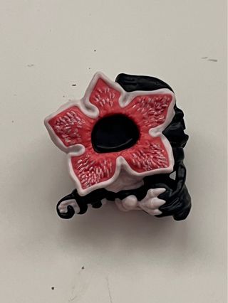 Funko Demogorgon con lianas negras