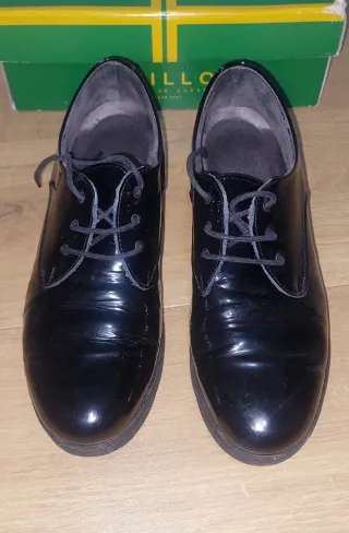 Zapatos charol Pitillos cordones talla 40