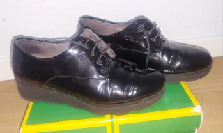 Zapatos charol Pitillos cordones talla 40