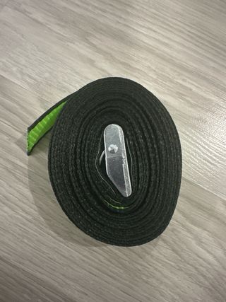 Cinta de amarre con hebilla