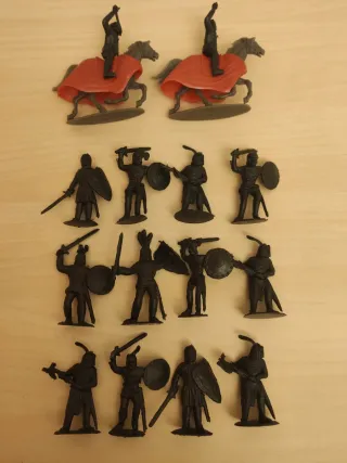 28 Miniature Medievali/Fantasy