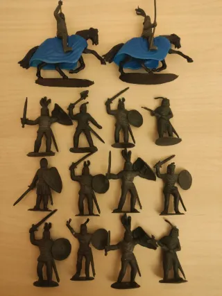 28 Miniature Medievali/Fantasy