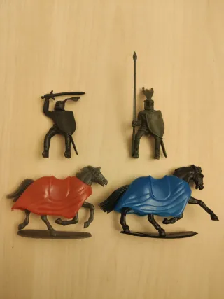 28 Miniature Medievali/Fantasy