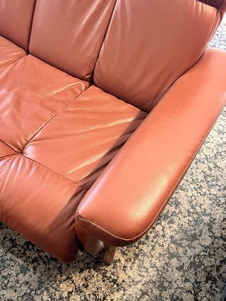 SOFÁ DE PIEL