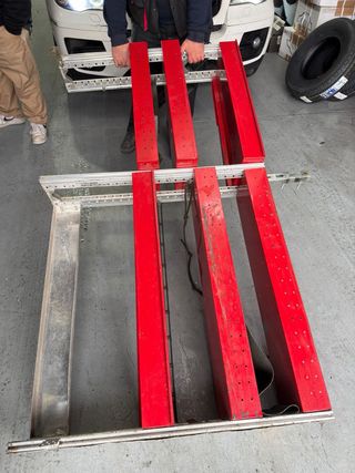 Estantería metálica roja furgoneta furgo