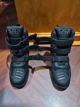 Botas de moto IXS negras