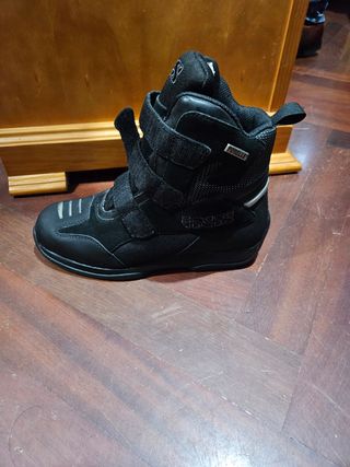 Botas de moto IXS negras
