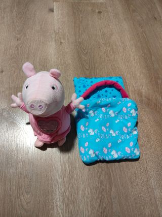 Peluche Peppa Pig con saco de dormir