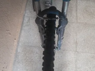 Bicicleta de Montaña Azul y Roja Marca:BH