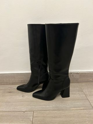 Botas altas negras Stradivarius