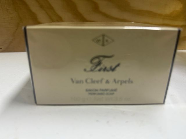 Van Cleef & Arpels First