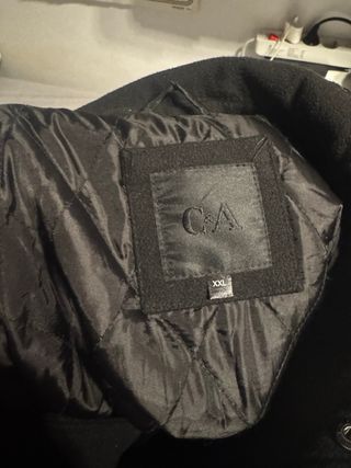 Chaqueta Universitaria C&A Negra y Blanca