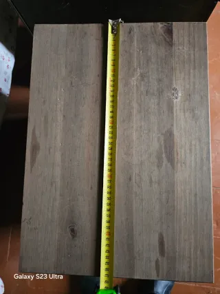 Mesita de noche de madera