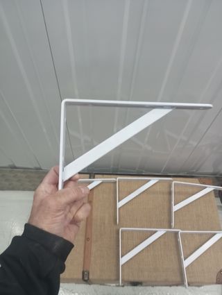 Escuadras para estanterías (jute/metal)