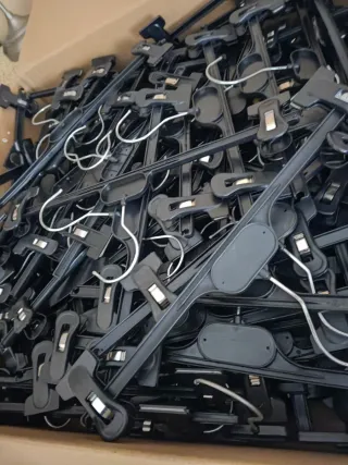 50 Perchas Pinza Nuevas negras y plata