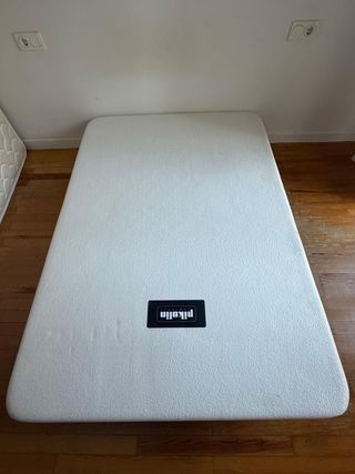 Somier Pikolin 135x190 Blanco, con 5 patas.