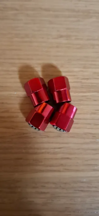 Tapones de válvula Audi rojos