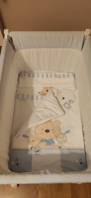 Minicuna madera haya con ruedas