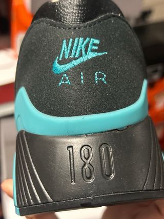 Nike Air Max 180 Negras Talla 43