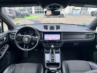 PORSCHE Macan T