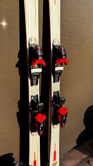 Esquís y Botas de Esquí Alpino