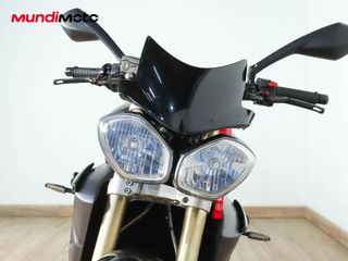 TRIUMPH STREET TRIPLE 675