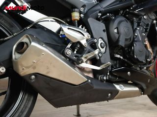 TRIUMPH STREET TRIPLE 675