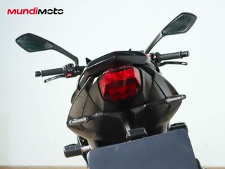 TRIUMPH STREET TRIPLE 675