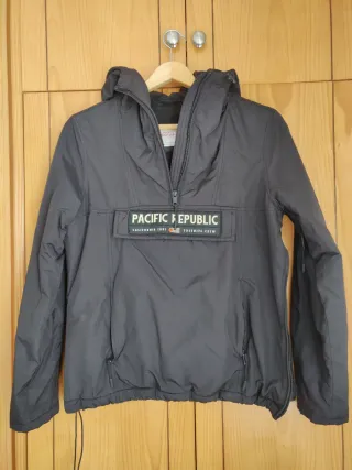 Abrigo Pacific Republic Negro