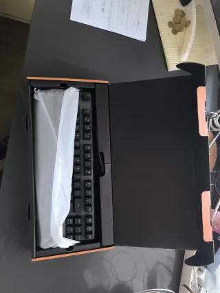 Teclado gamer Krom Kernel TKL RGB Nuevo