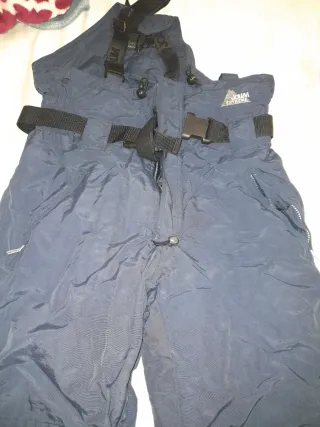 Un Pantalón y un  Mono de esquí, dos prendas, HEAV