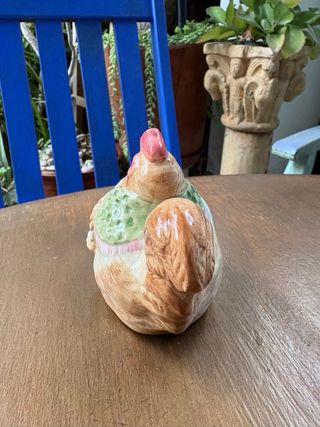 GALLINA SALERO PIMENTERO.