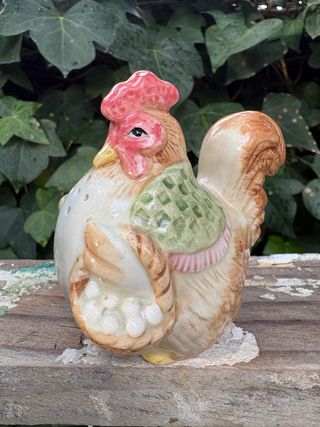 GALLINA SALERO PIMENTERO.