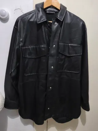 Chaqueta Zara Piel PU Negra