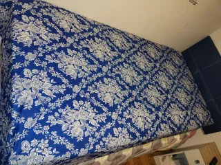 Somier con patas y colchón 90x190